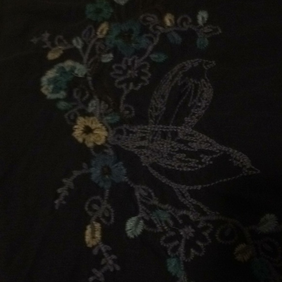 Beautiful Embroidered V-Neck Tee - Picture 3 of 6